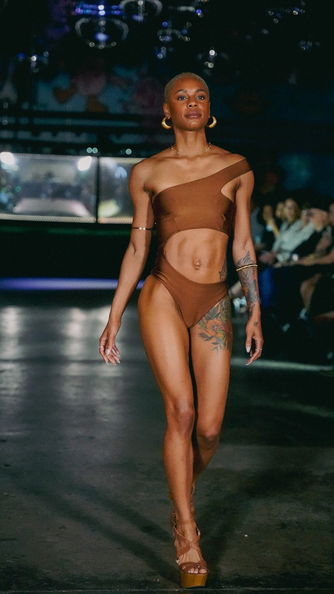 KIRA ONE PIECE - RUM